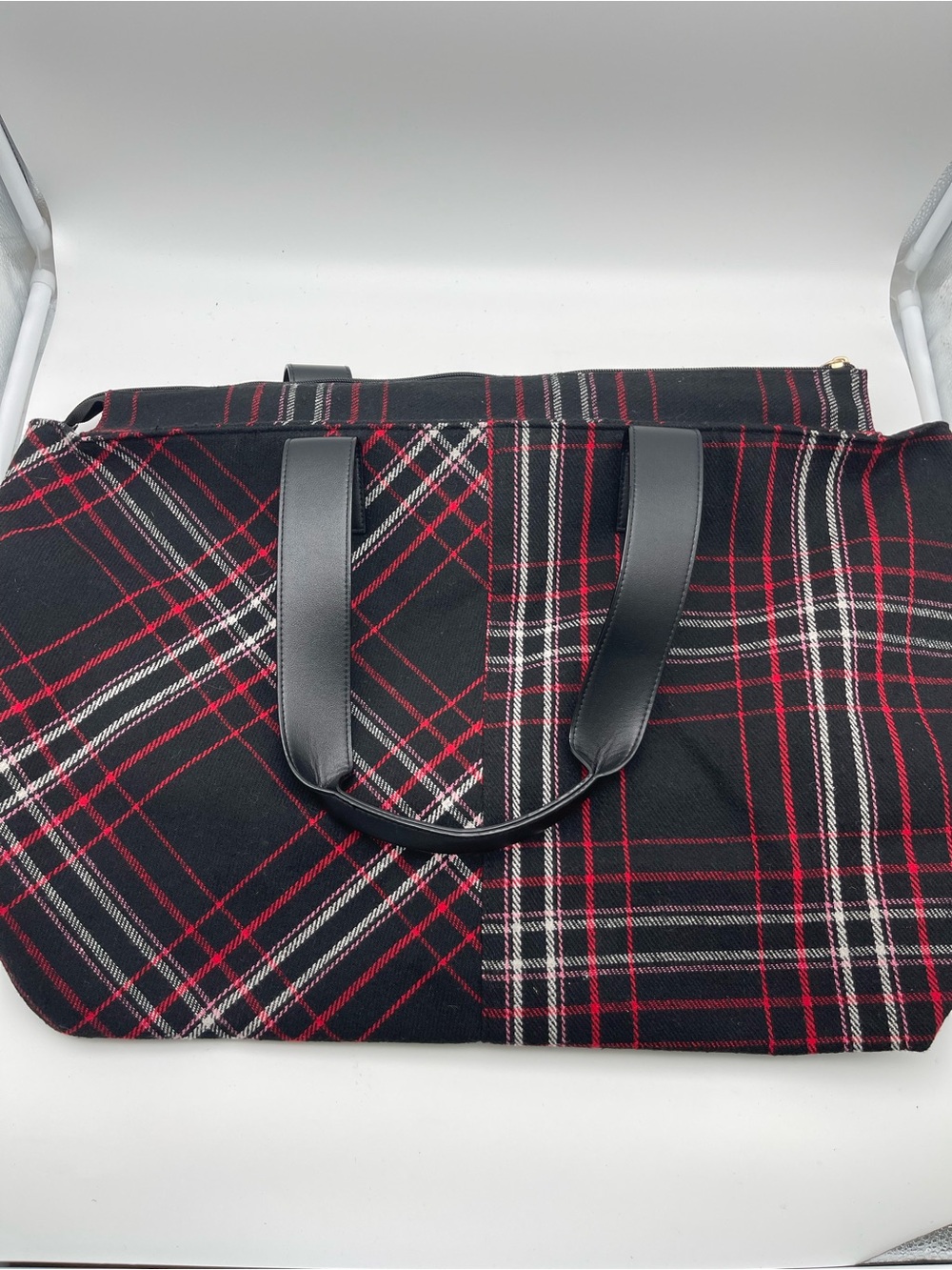 Victoria’s Secret Black and Red Plaid Oversized Tote Bag Perfect for Travel - Picture 5 of 6